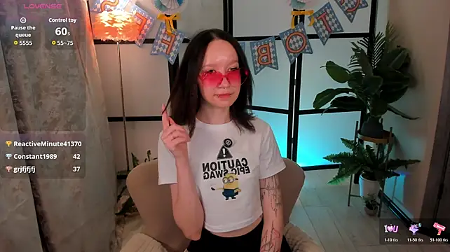 Mi_Mi_Mia Chat XXX live