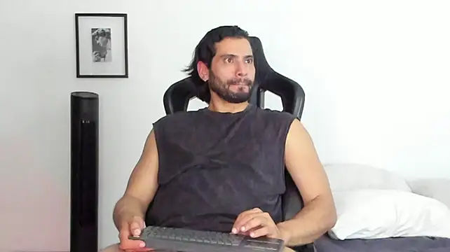 XXX chat uživo modela Dereck_vega