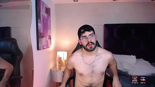 צ'אט XXX בשידור חי של DomBoy_
