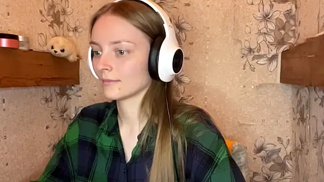 EmyMiu - Sexy eye contact