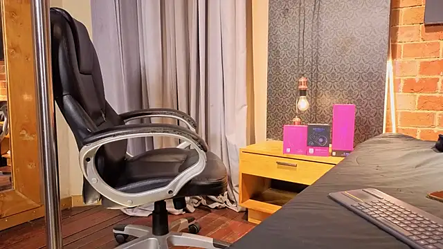 JuanBlade Adlı Modelin Canlı XXX Sohbeti