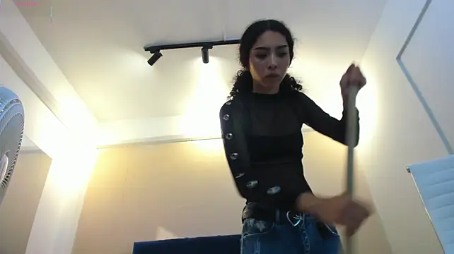 Chat +18 de Melodi_moon ao vivo