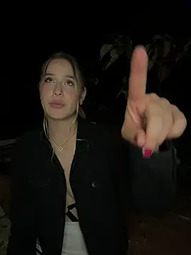 Ema-Vega Chat XXX live