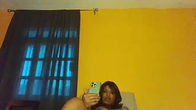 thekelliecapri XXX чат на живо