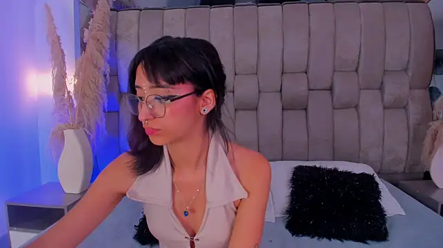 SeraphineSalem XXX чат на живо