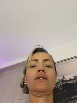 Онлайн чат XXX daiila_jonnes