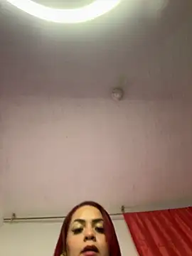 XXX chat uživo modela EmmaHot