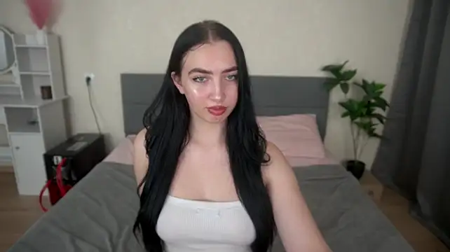 WildKittenX_ Adlı Modelin Canlı XXX Sohbeti