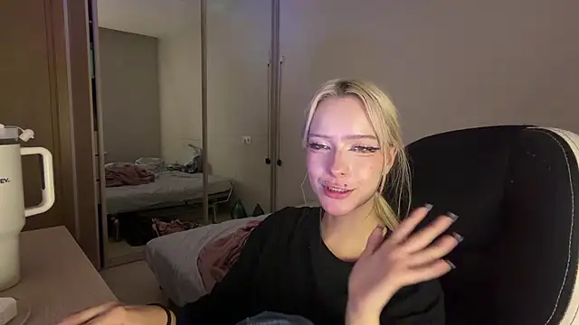 XXX chat uživo modela Alicepoq