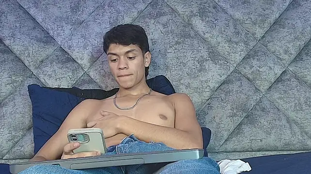 XXX chat uživo modela Kairo_Tentation
