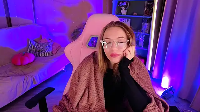Cutie__Kitty Adlı Modelin Canlı XXX Sohbeti