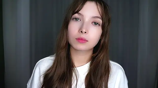SharaHirstein Chat XXX in diretta