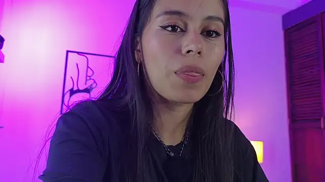 XXX chat uživo modela thamaral1