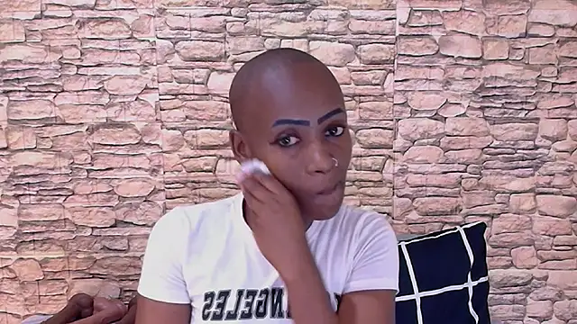 XXX chat uživo modela EbonyOlive69