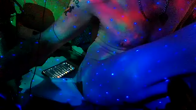 Chat +18 de PornStro921 ao vivo