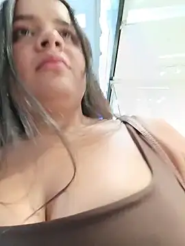 Julieth_hot-69 - Show me your boobs in the clothing store