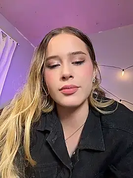 Ema-Vega 라이브 XXX 채팅
