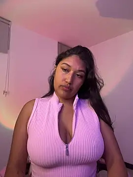SharaRous Adlı Modelin Canlı XXX Sohbeti