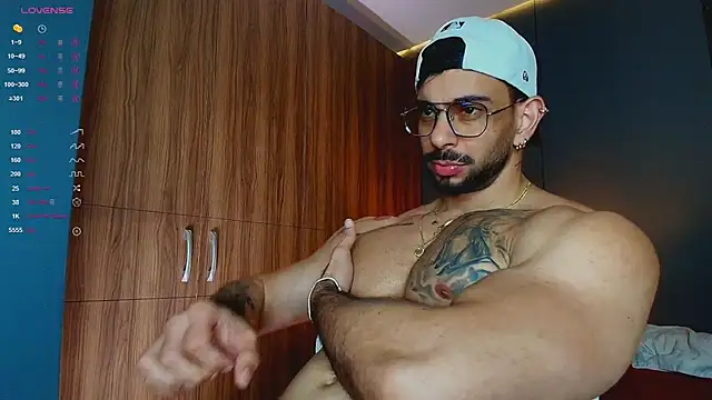 massimo_visconti Adlı Modelin Canlı XXX Sohbeti