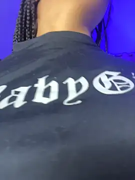 XXX chat uživo modela Amara_ec