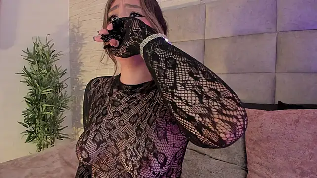 Maddieparkerr - 🍑Finger in ass