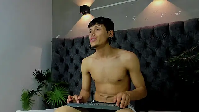 Kiwi_eban Webcam-Show