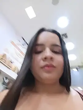 Julieth_hot-69 - Show me your boobs in the clothing store
