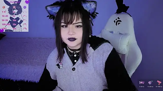 Claire_faers - squeeze boobs close to cam