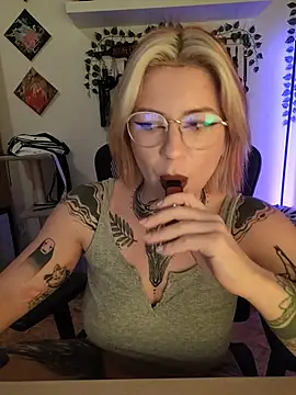 XXX chat uživo modela divine_eve