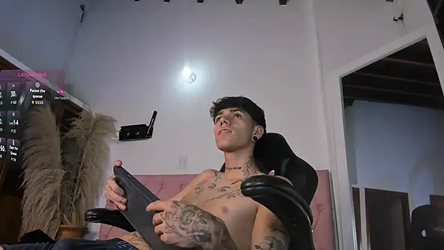 Živý XXX chat Tommy_valverde