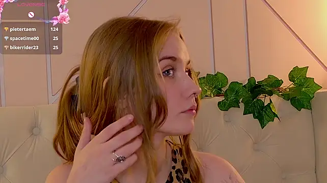 Flora_DeVille Chat XXX live