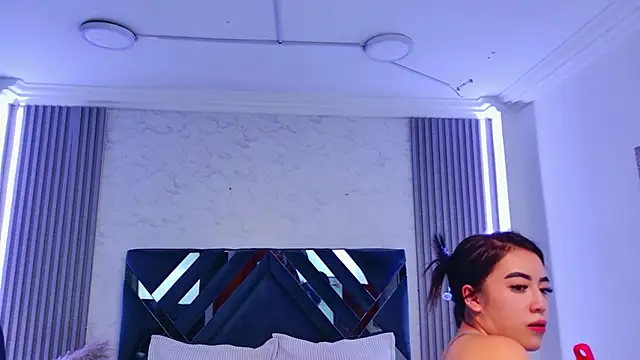 AmyTorres_ - sucks nipples 😏 chupa pezones