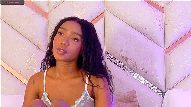 XXX chat uživo modela AlanaDoll