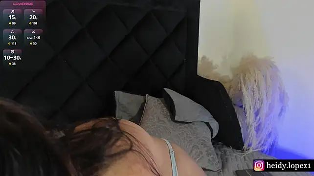 Cloe_bech1