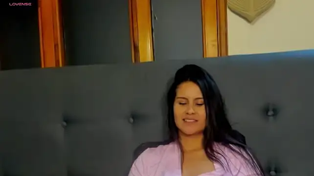 Chat +18 de alanis_22 ao vivo