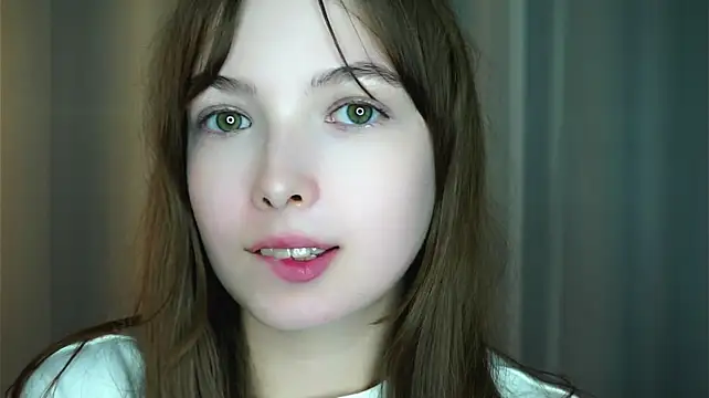 SharaHirstein Adlı Modelin Canlı XXX Sohbeti