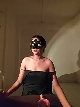 meow-kittykat Adlı Modelin Canlı XXX Sohbeti