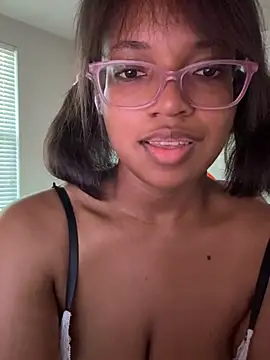 AwkwardJasminee's Webcam Show