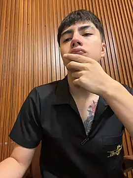 Daxonblace Adlı Modelin Canlı XXX Sohbeti