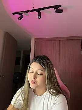 lunablossom_'s Live XXX Chat