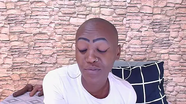 EbonyOlive69のライブXXXチャット