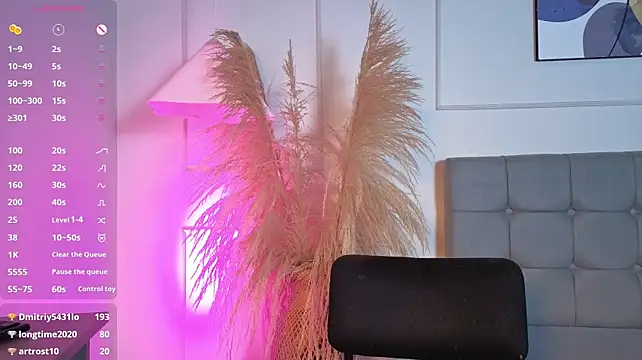 Naiah_cruzz - Show me your boobs