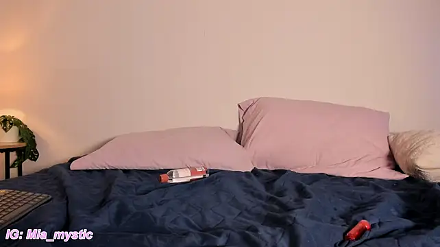 Mia_mystic_