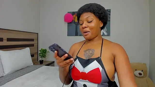 Renee-18 live XXX chat