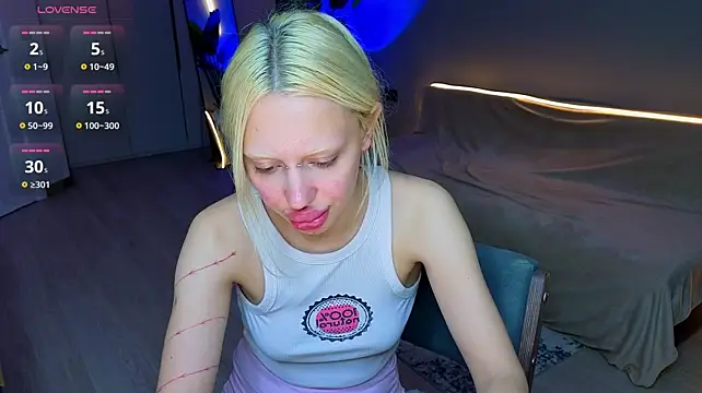 Chat +18 de Luna_Beverly ao vivo