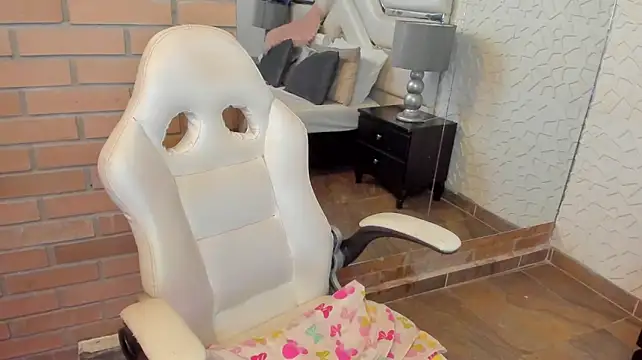 KattyLilli Live XXX-Chat
