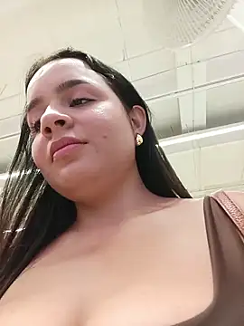 Julieth_hot-69 - Show me your boobs in the clothing store