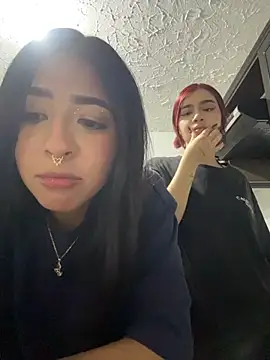 Lily_Woodz - Pussy show at Misionero and lush