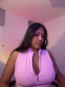 SharaRous XXX чат на живо