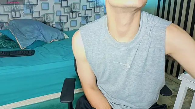 Živý XXX chat LoganSteel_